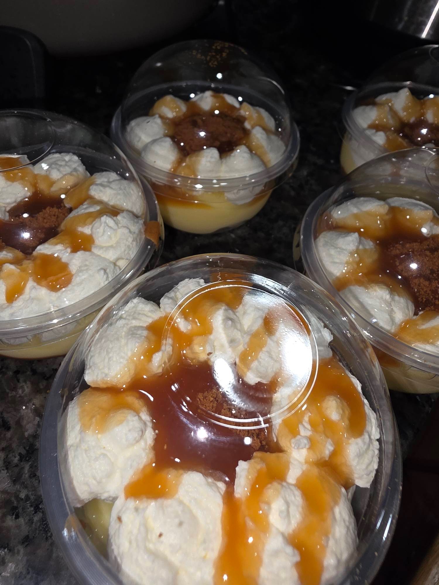 Caramel pudding cups